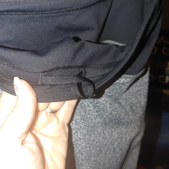 Lululemon Athletica Black and Gray Leggings, New Condition Size 4 - Picture 5 of 6
